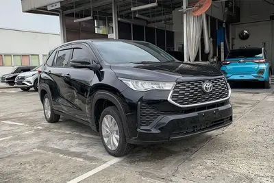 Innova Zenix